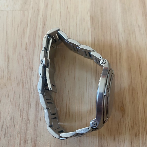 Gucci Watch - Picture 3 of 6